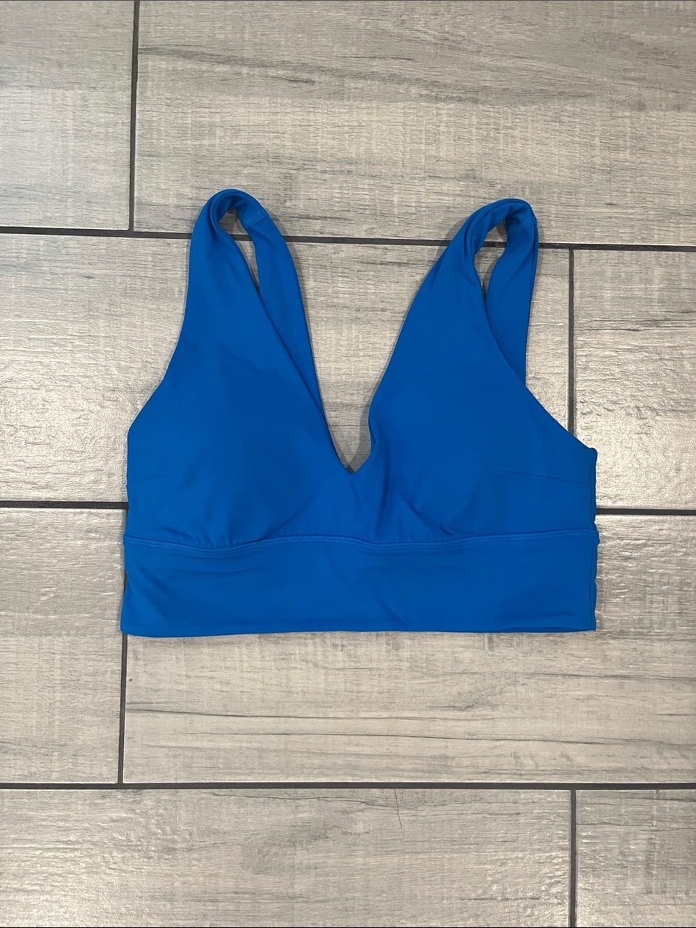 Lulu align v neck bra, C/D cup